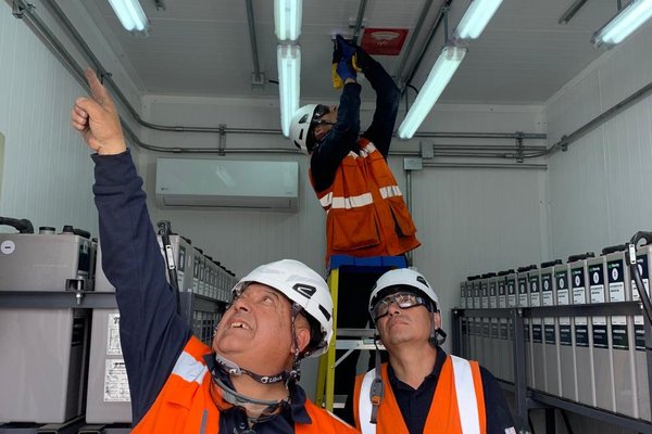 Equipo de SST ChilePro realizando inspección de instalaciones con EPP